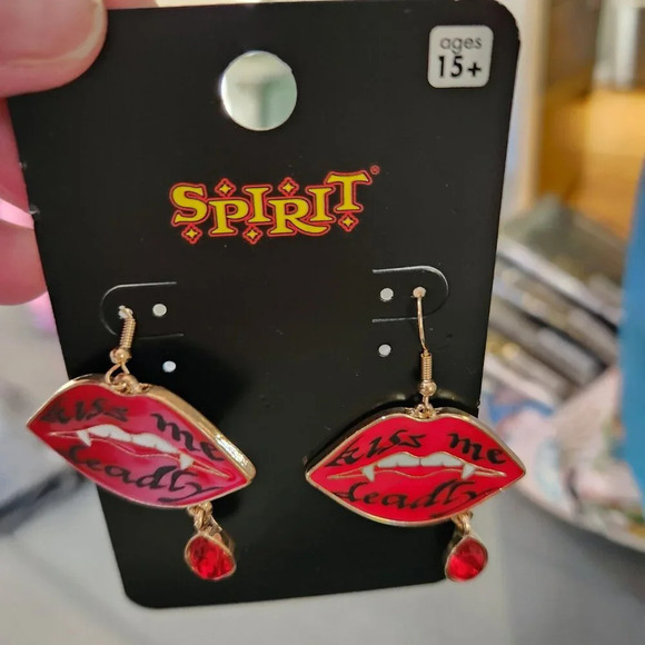 Spirit Halloween Women's Red Kiss Me Deadly Dangle Vampire teeth lips Earrings - Picture 4 of 6